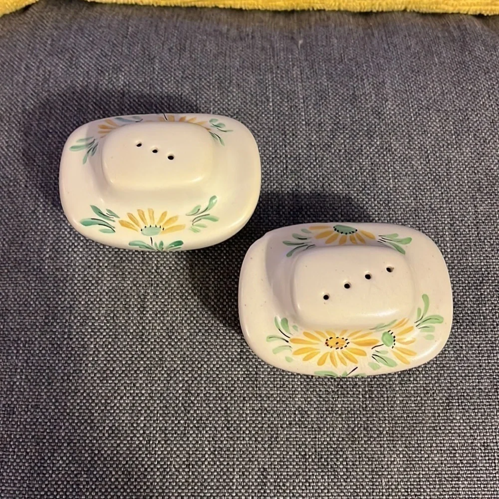 Rare Vintage Floral Salt & Pepper Shakers Yellow Daisy Shakers 5